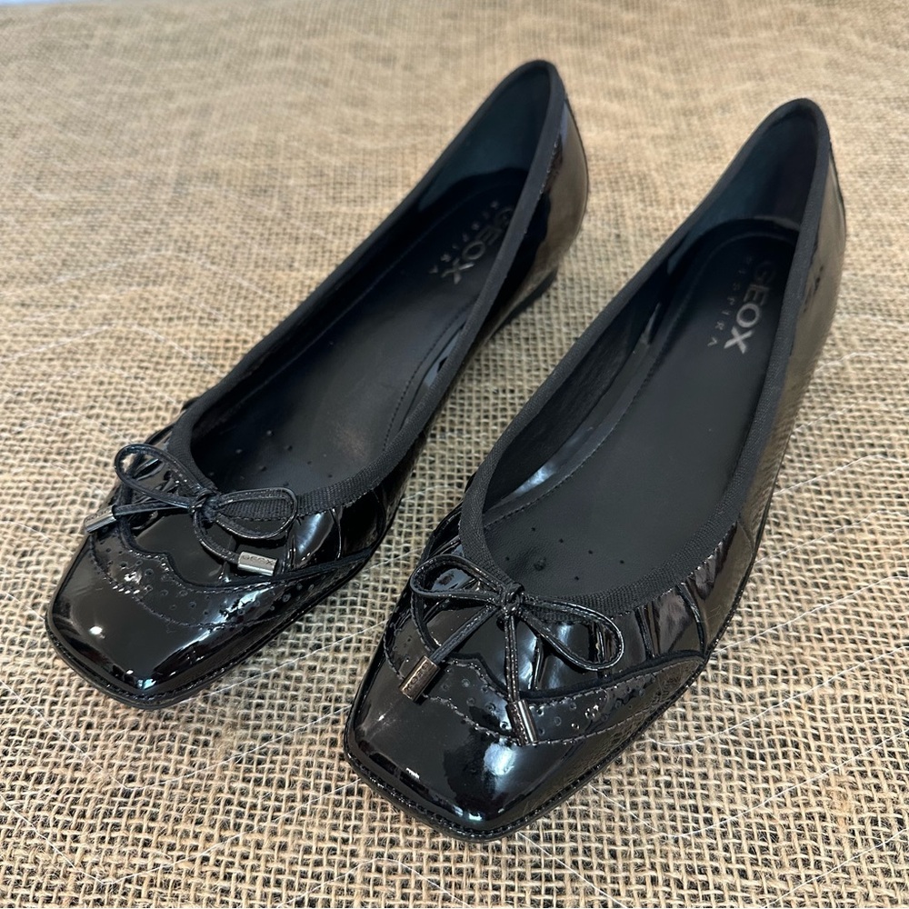 Geox Respira Blk Patent Leather Ballet Flats Loafers Padded Soles Wingtip style